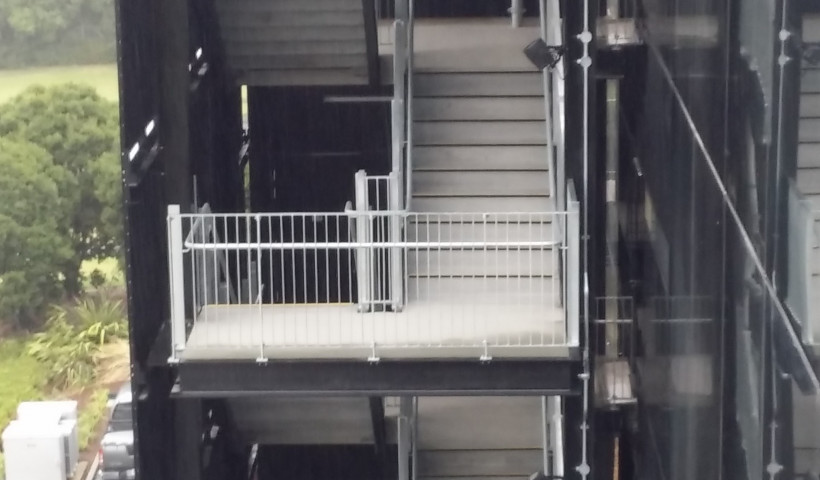 轻质复合混凝土楼梯减轻Quad 7的重量